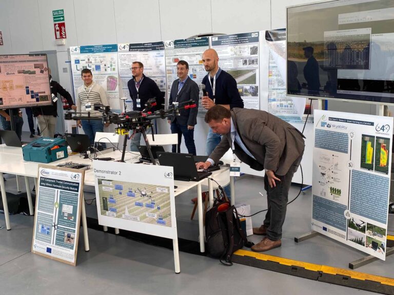 Expertenteam des Projektes, Comp4Drones, bei der Vorstellung der Forschungsergebnisse