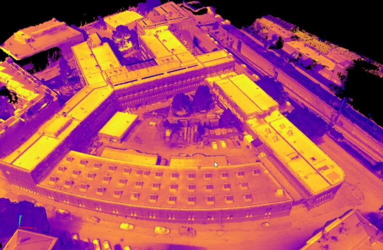 Thermo-Drohnenscan eines Wiener Schulgebäudes