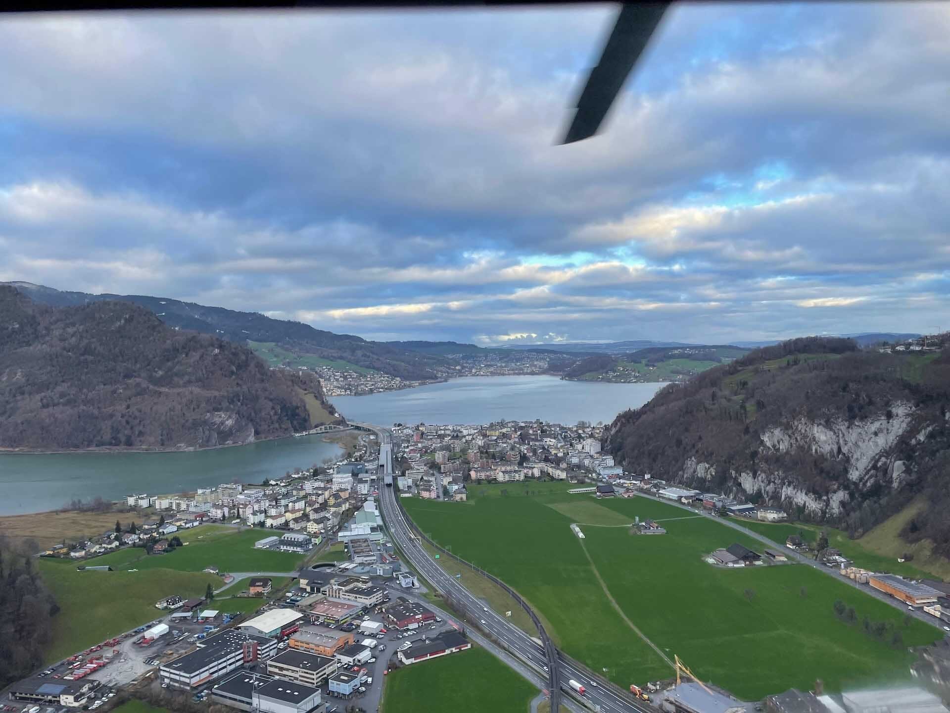 Stadtgebiet nahe See
