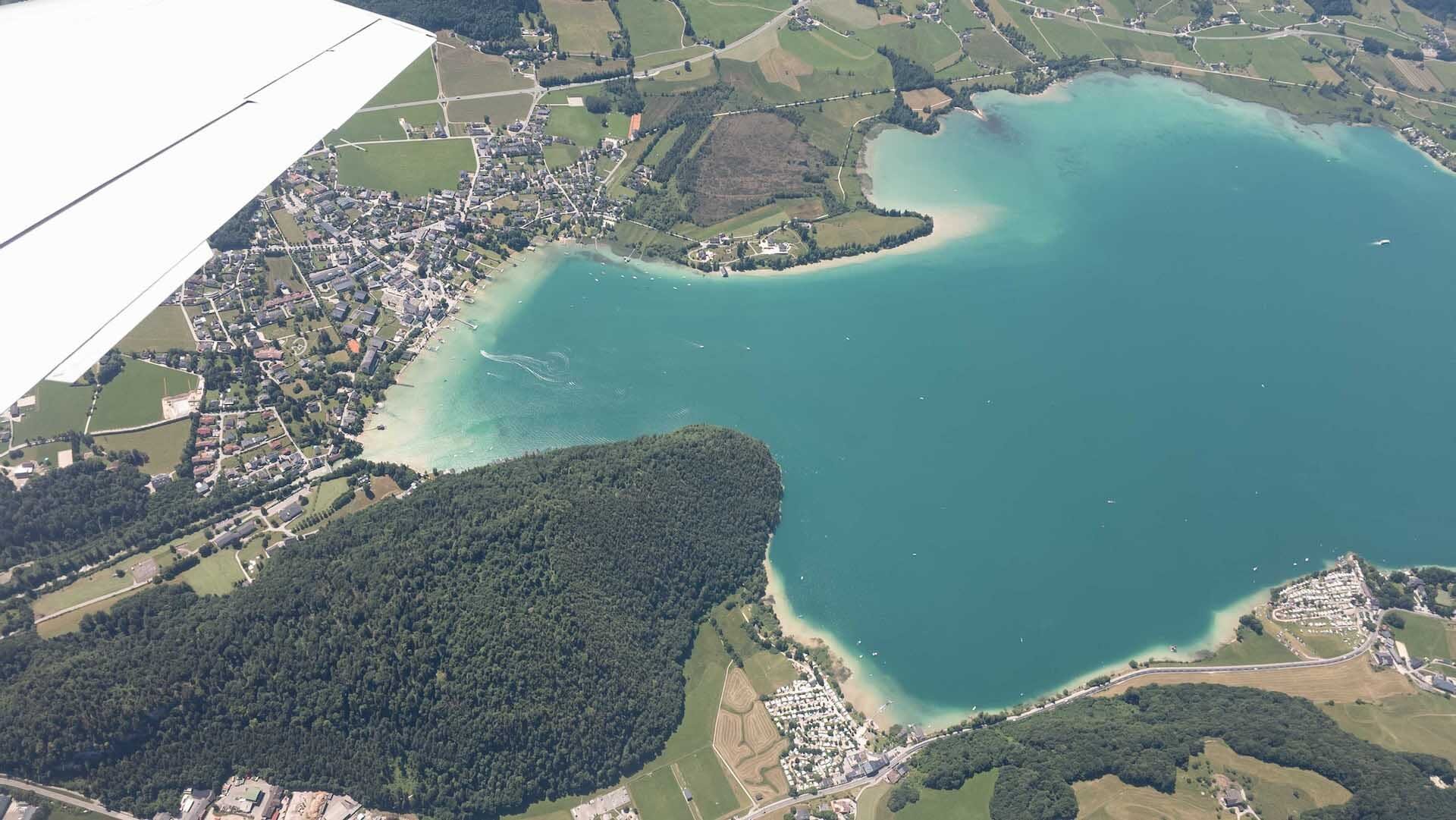 Schweizer See mit umliegenden Stadtgebieten