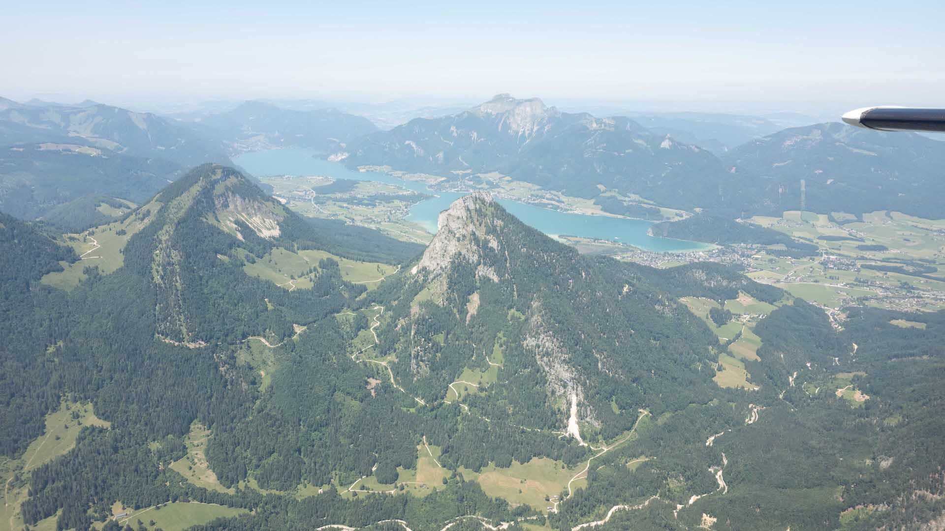 Berge mit Wäldern