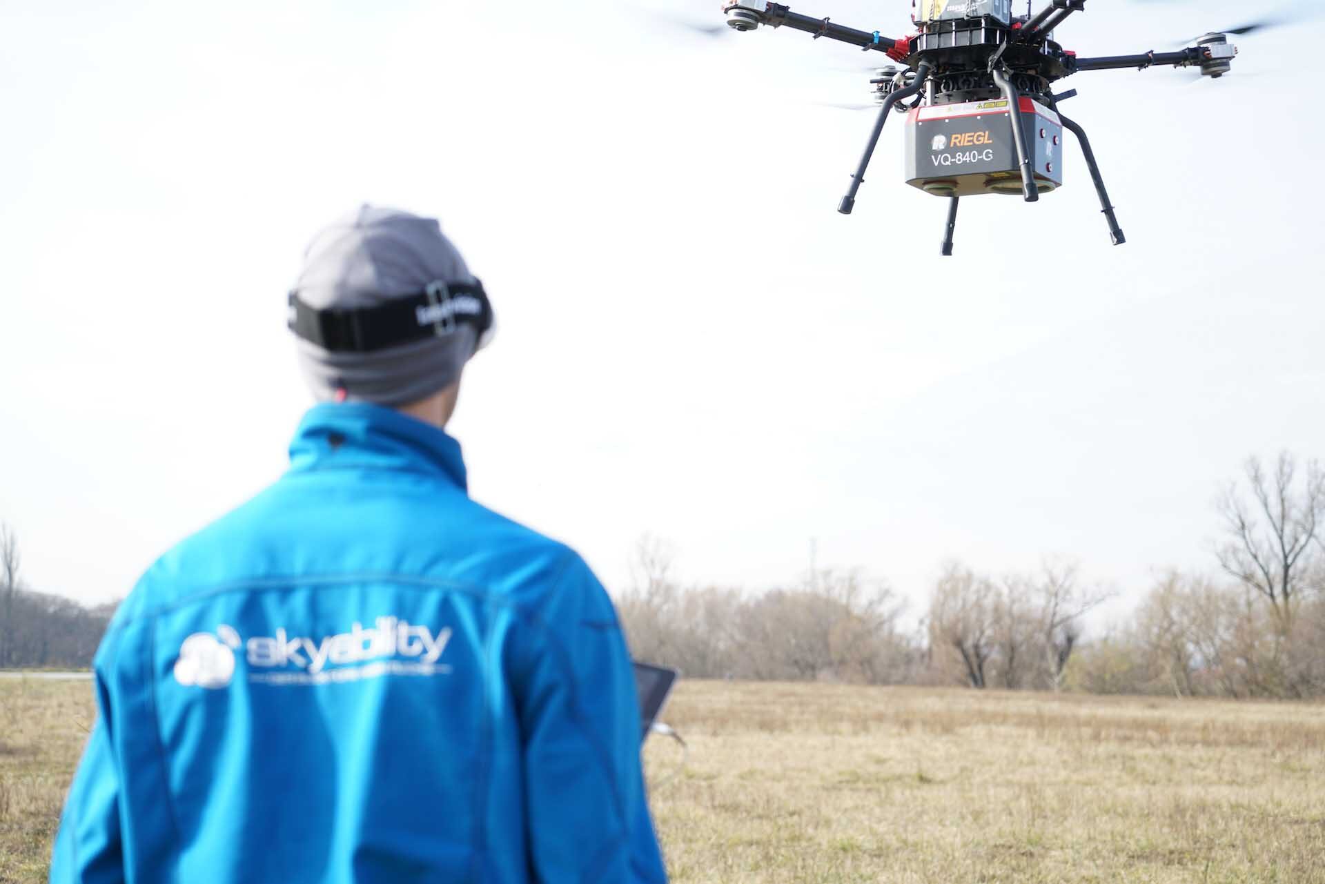 skyability jobs | Drohnenpilot mit MK-8s Kopter und RIEGL VQ-840-GL Grünlichtscanner